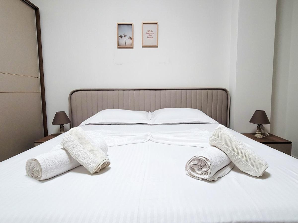 One-Bedroom Gem By The Square 티라나 외부 사진